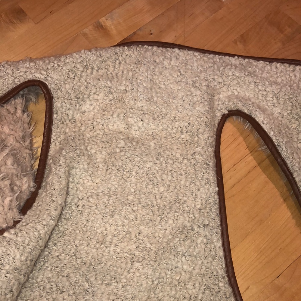 Fur Vest - Picture 4 of 5